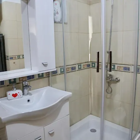 Appartement At An Artist's Place! Tirana