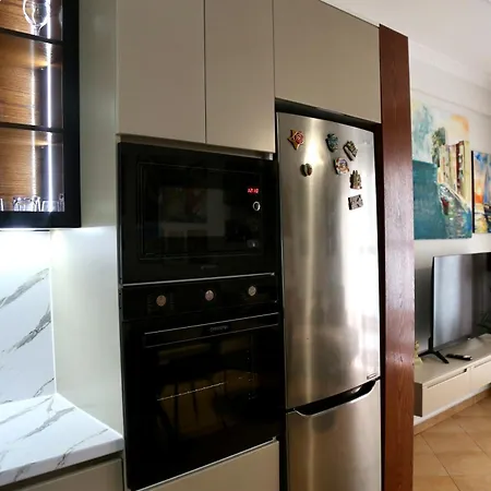 Apartment At An Artist's Place! *