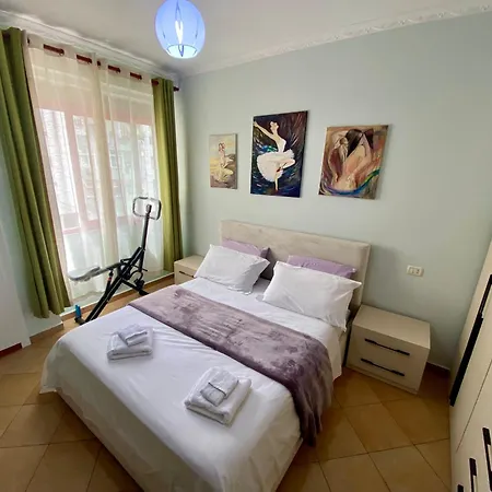 Apartment At An Artist's Place! Tirana