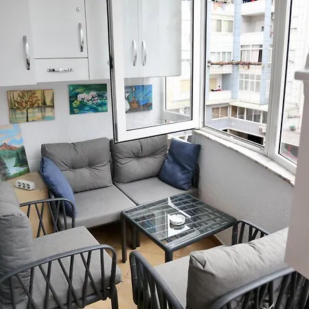 Apartment At An Artist's Place! Tirana